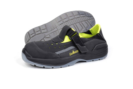 Pantofi de protecție și saboți într-unul 